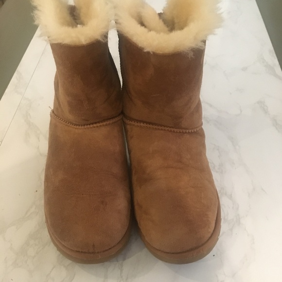 Ugg boots with fur and tan bows - Picture 3 of 4